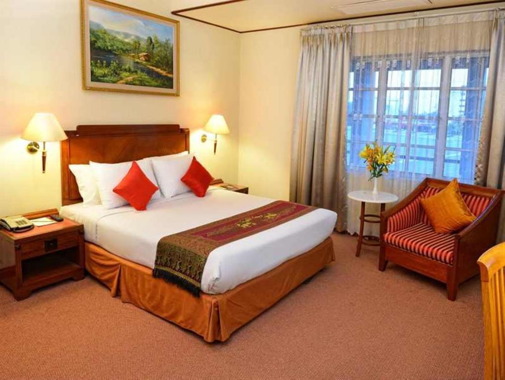 Holiday Villa Hotel City Centre Пномпень Номер фото
