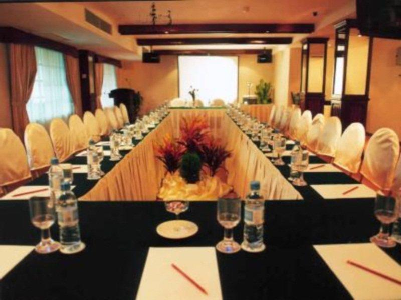 Holiday Villa Hotel City Centre Пномпень Удобства фото